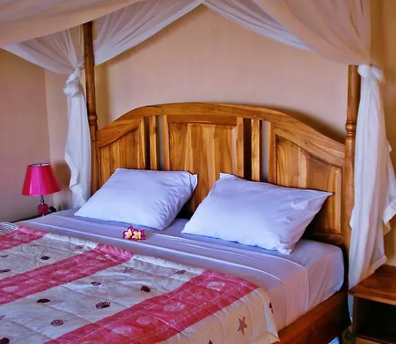 Acarya Bungalows ホリデーパーク アメッド